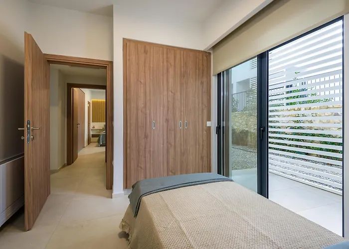 Mouratti New Luxury Garden *