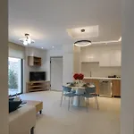 Mouratti New Luxury Garden 公寓 科斯镇