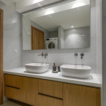 Mouratti New Luxury Garden Apartment *