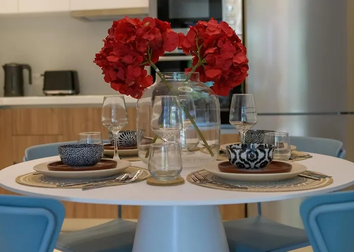 Mouratti New Luxury Garden Apartment