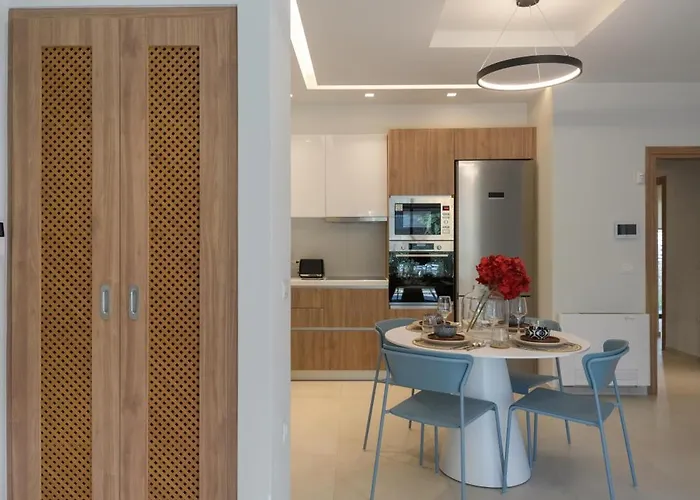 Mouratti New Luxury Garden Apartment