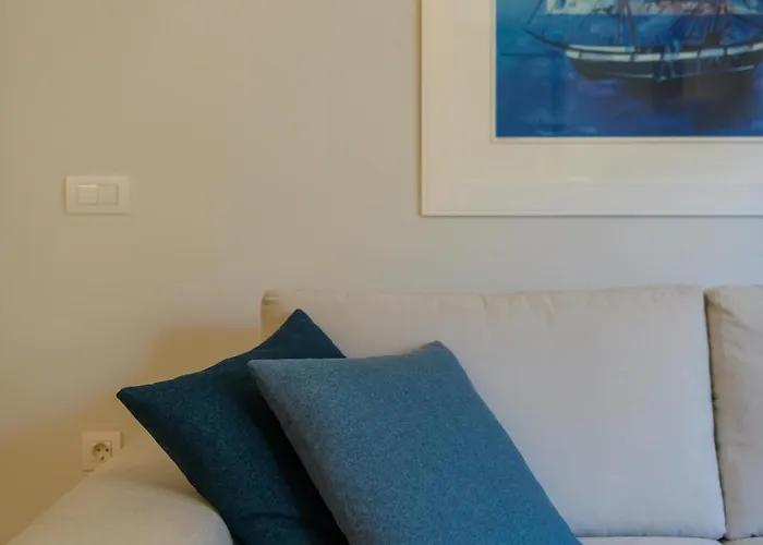 Mouratti New Luxury Garden Apartment