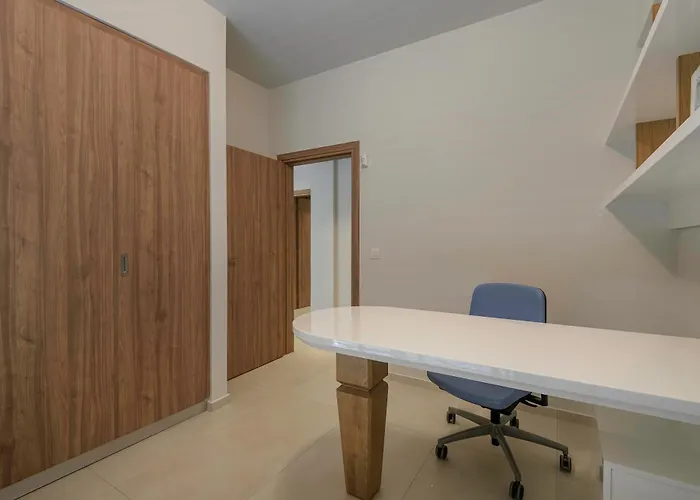 Mouratti New Luxury Garden *