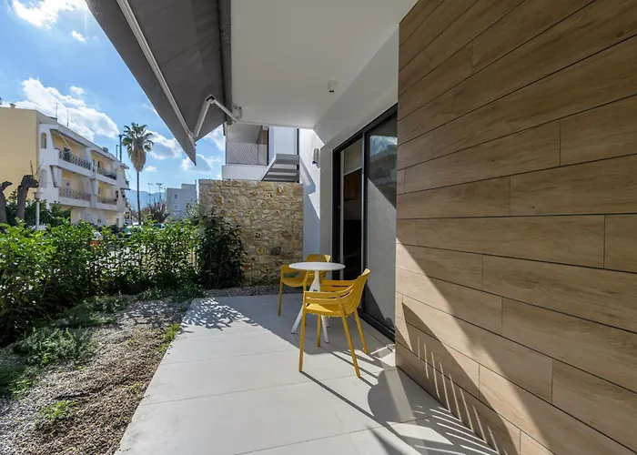 Mouratti New Luxury Garden Apartment