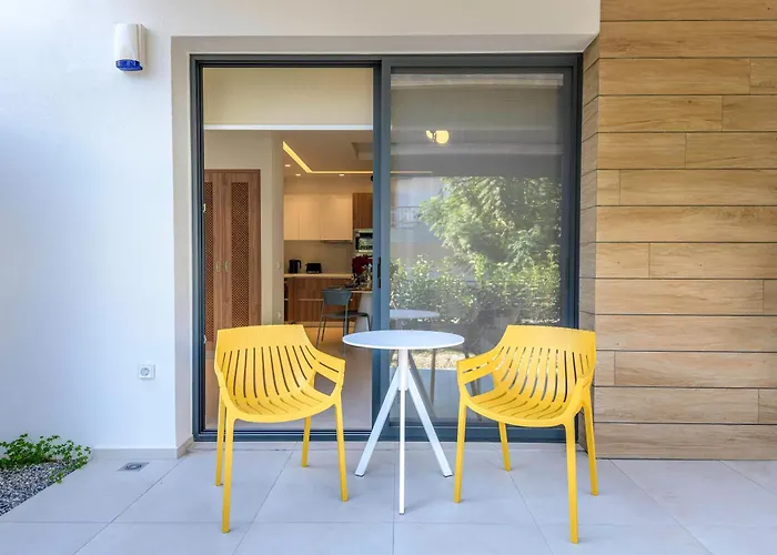 Mouratti New Luxury Garden Apartment